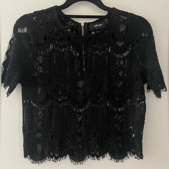 Valleygirl Tops - BLACK LACE TOP WITH SLEEVES!